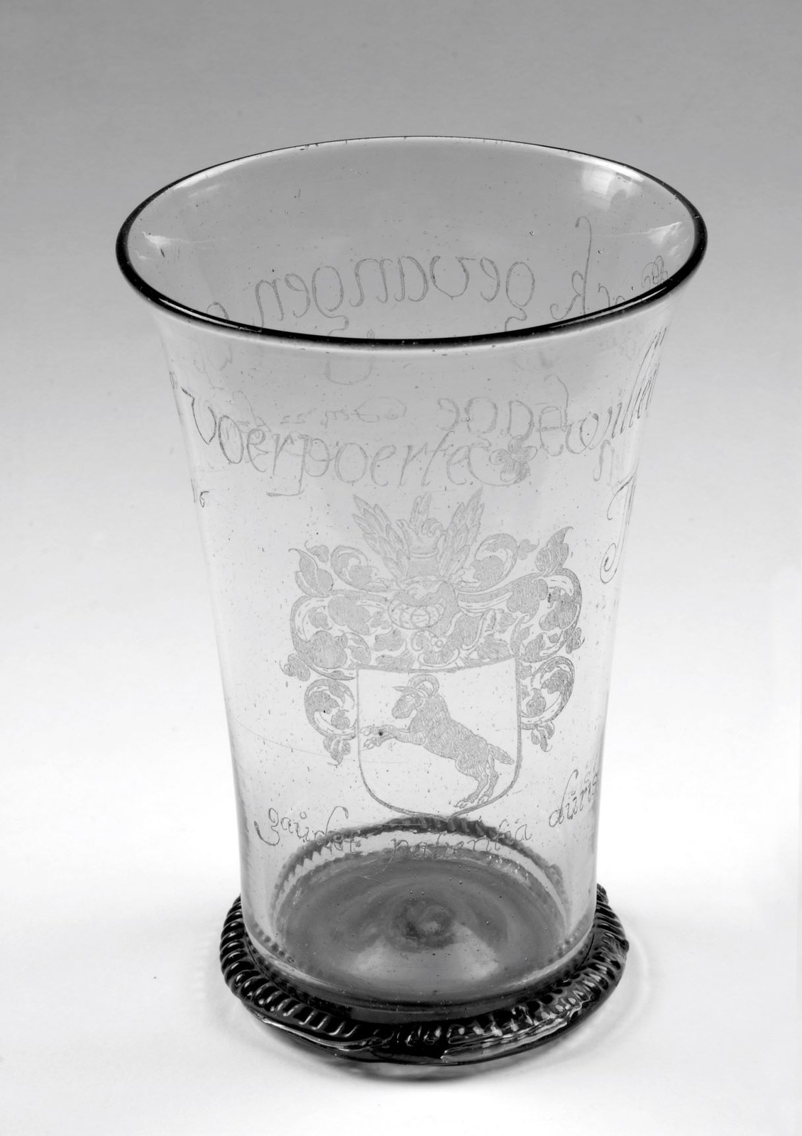 Glas.jpg Glas.jpg