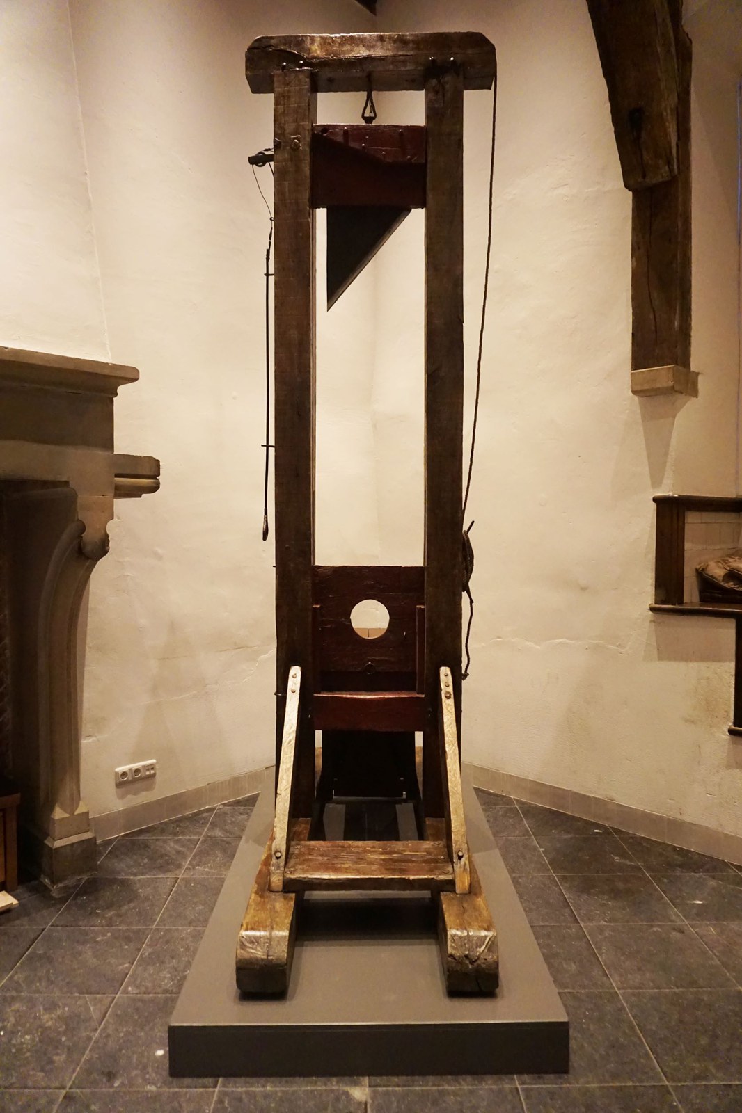 Guillotine.JPG Guillotine.JPG